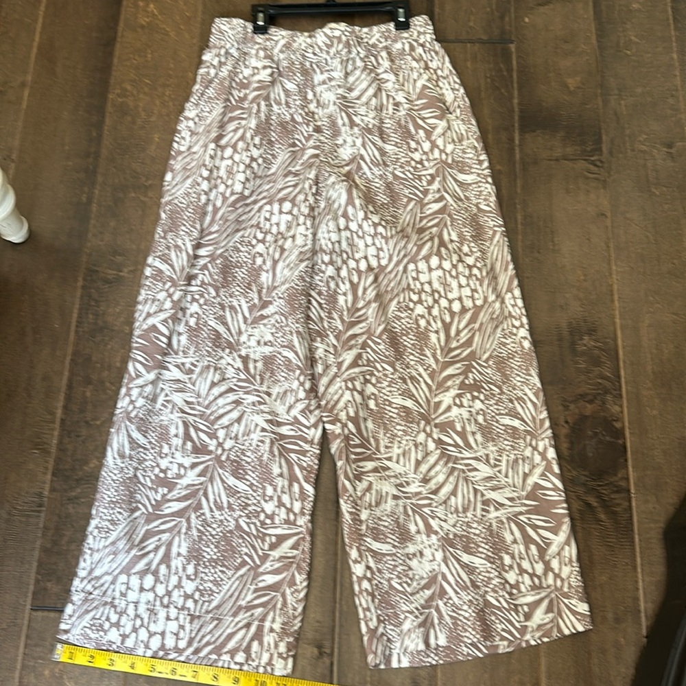 Linen print pull on pant with front side pockets